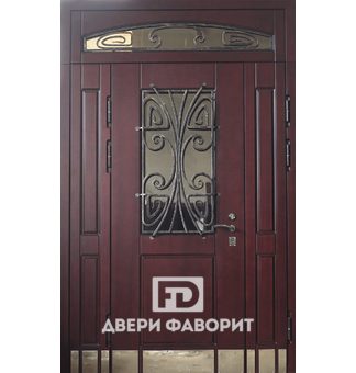 парадная дверь с ковкой и верхней вставкой