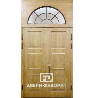 двустворчатая квартирная дверь с верхней вставкой