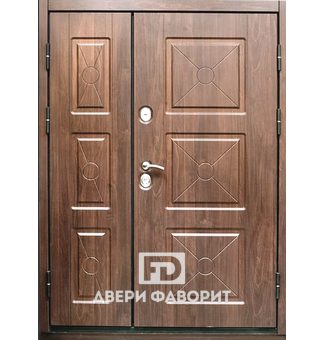 Входная дверь со светлым МДФ на две квартиры