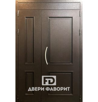 Двустворчатая недорогая дверь с верхней вставкой